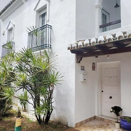 Σαλέ Luxury Townhouse Golden Mile *