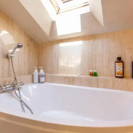 Alpehytte Luxury Townhouse Golden Mile Marbella
